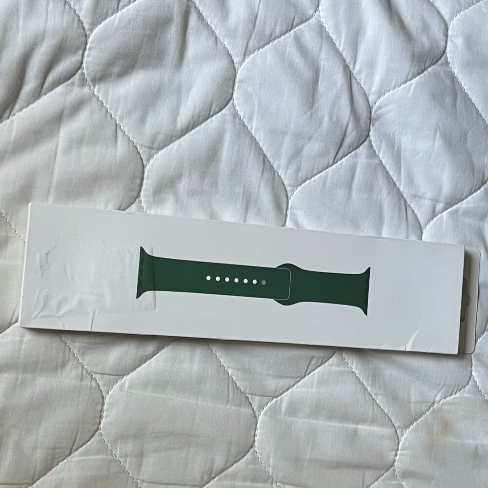 NWT: Clover Green Apple Watch Sport Band New In Original Box